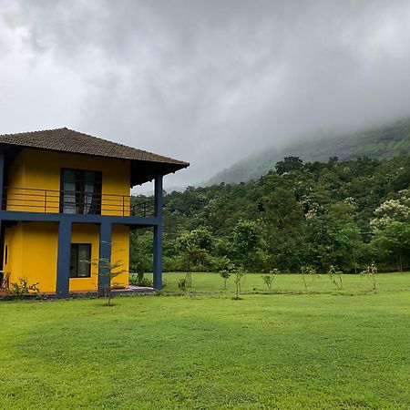 Villa King'S Landing Karjat Exterior foto