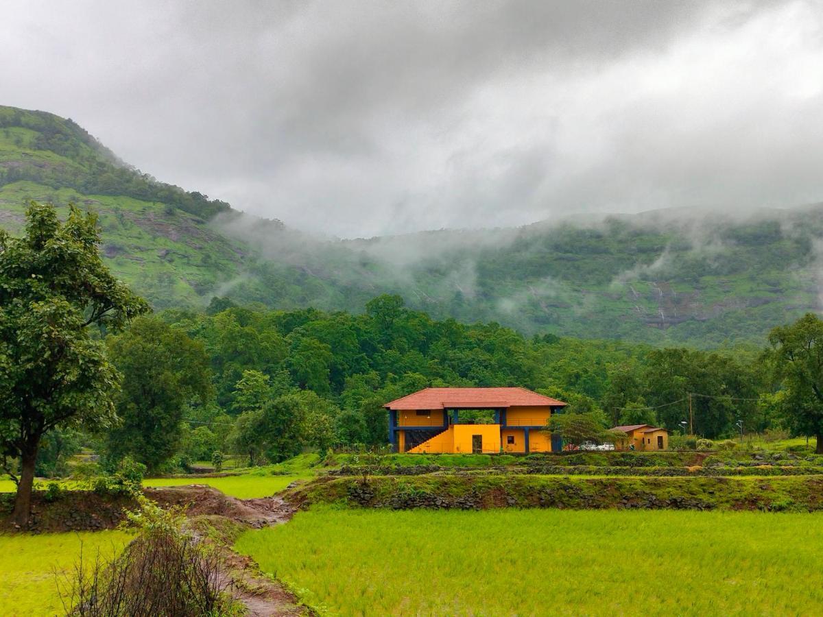 Villa King'S Landing Karjat Exterior foto