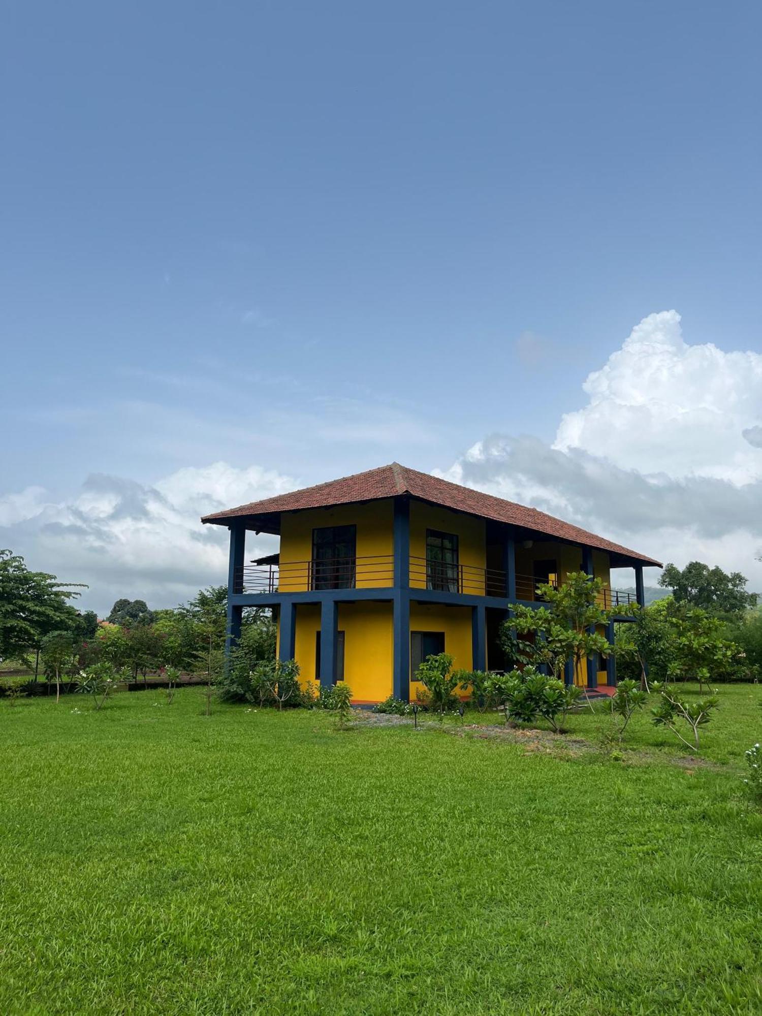 Villa King'S Landing Karjat Exterior foto