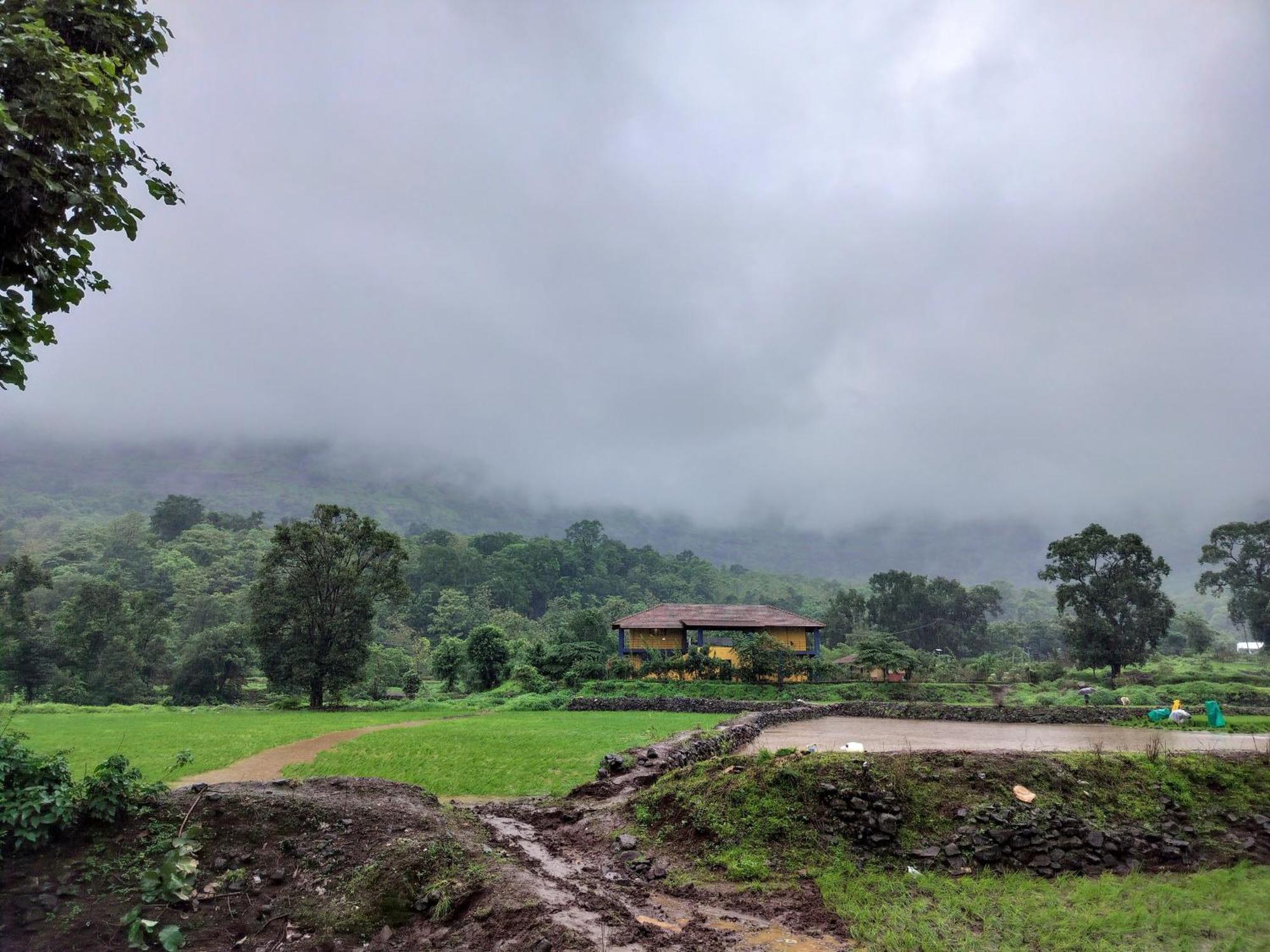 Villa King'S Landing Karjat Exterior foto